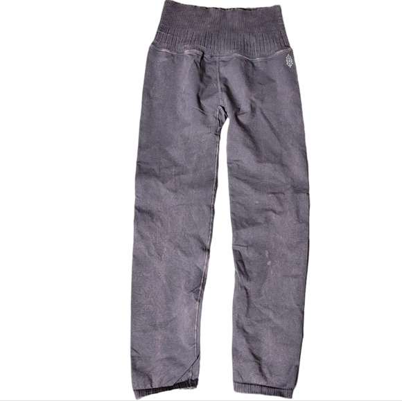 FREE PEOPLE Movement Mineral Wash Grey Good Karma Leggings Size M/L NWOT - Picture 6 of 9